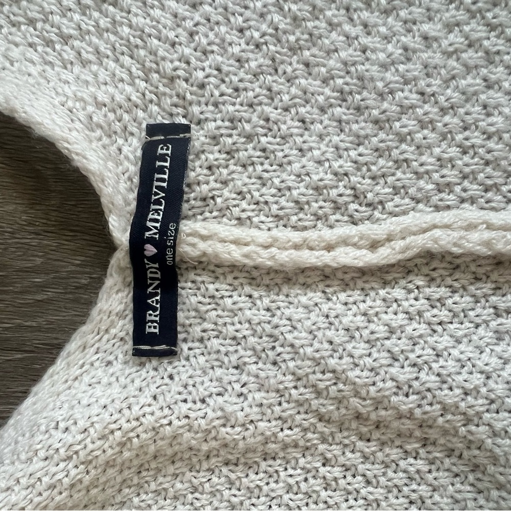 Brandy Melville Cream Women's Sweater - Picture 4 of 4